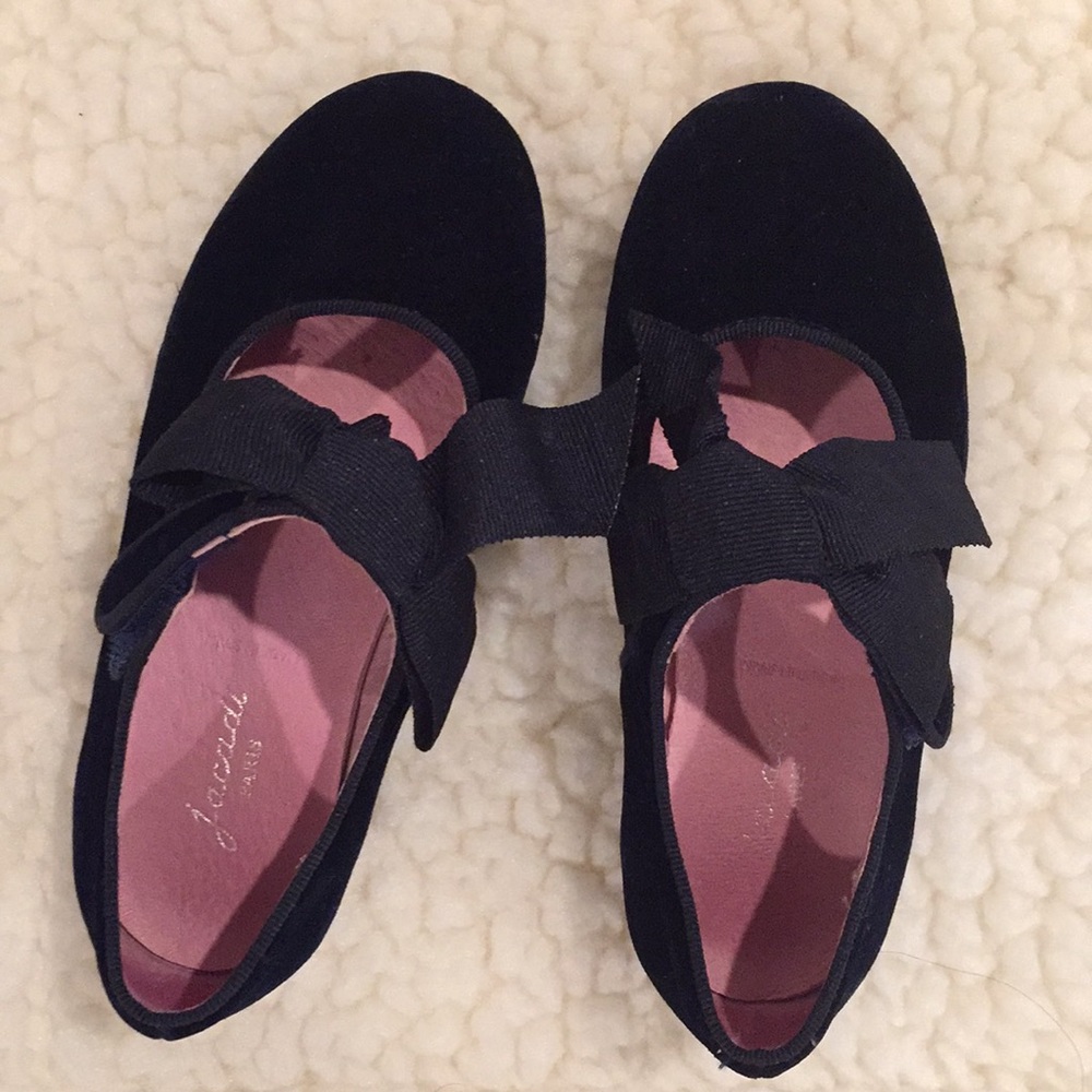 Blue velvet little girl’s shoes. Jacadi
